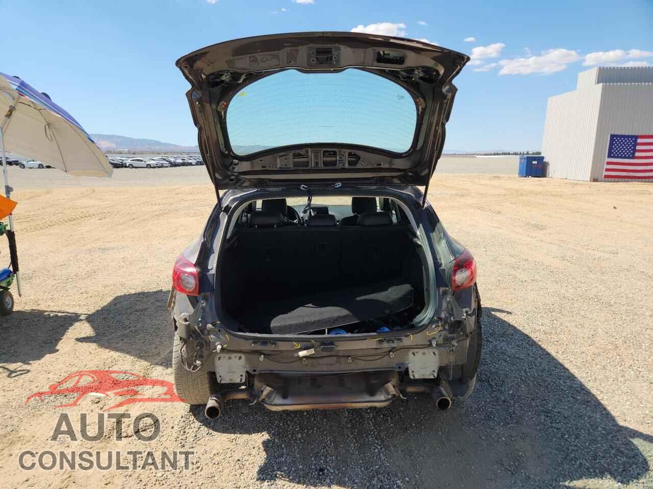 MAZDA 3 2018 - 3MZBN1L35JM229310
