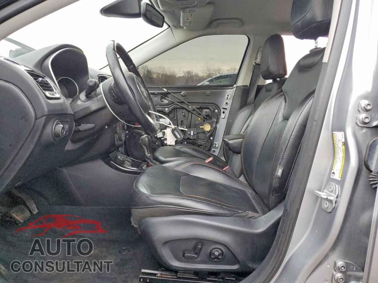 JEEP COMPASS 2019 - 3C4NJDCBXKT673312