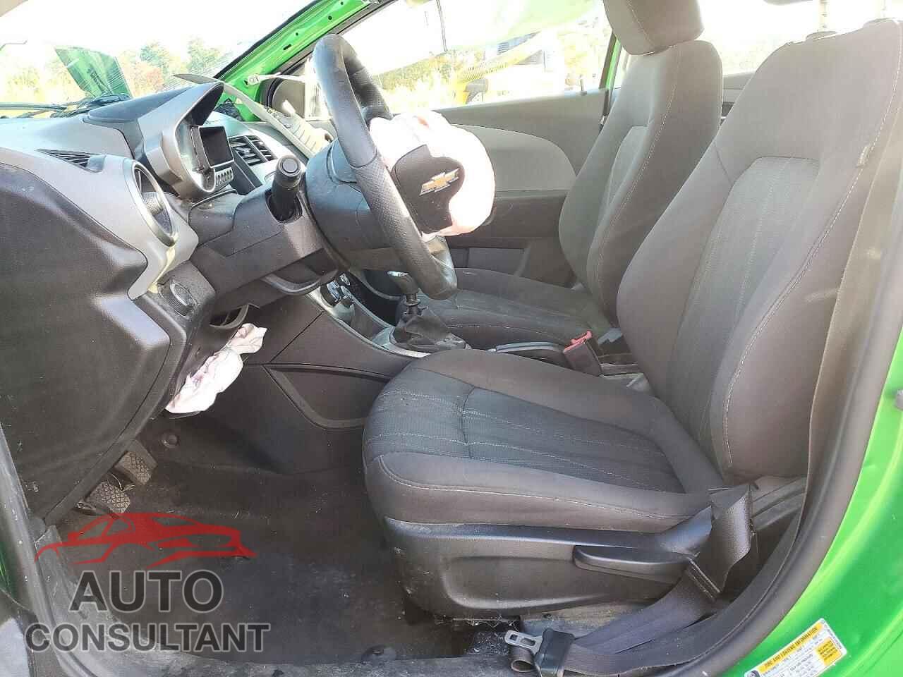 CHEVROLET SONIC 2015 - 1G1JD5SH7F4158564