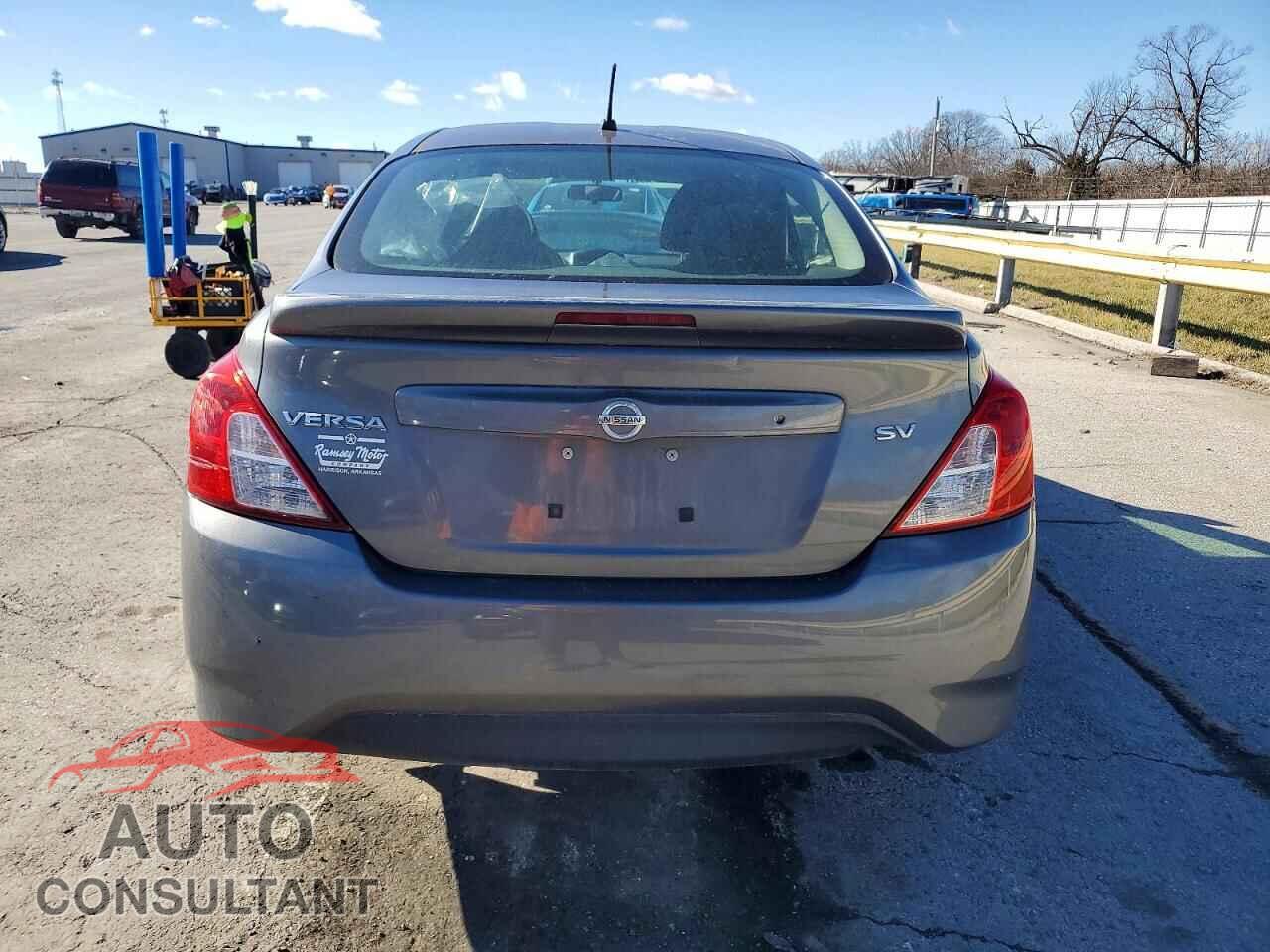 NISSAN VERSA 2017 - 3N1CN7APXHL902210