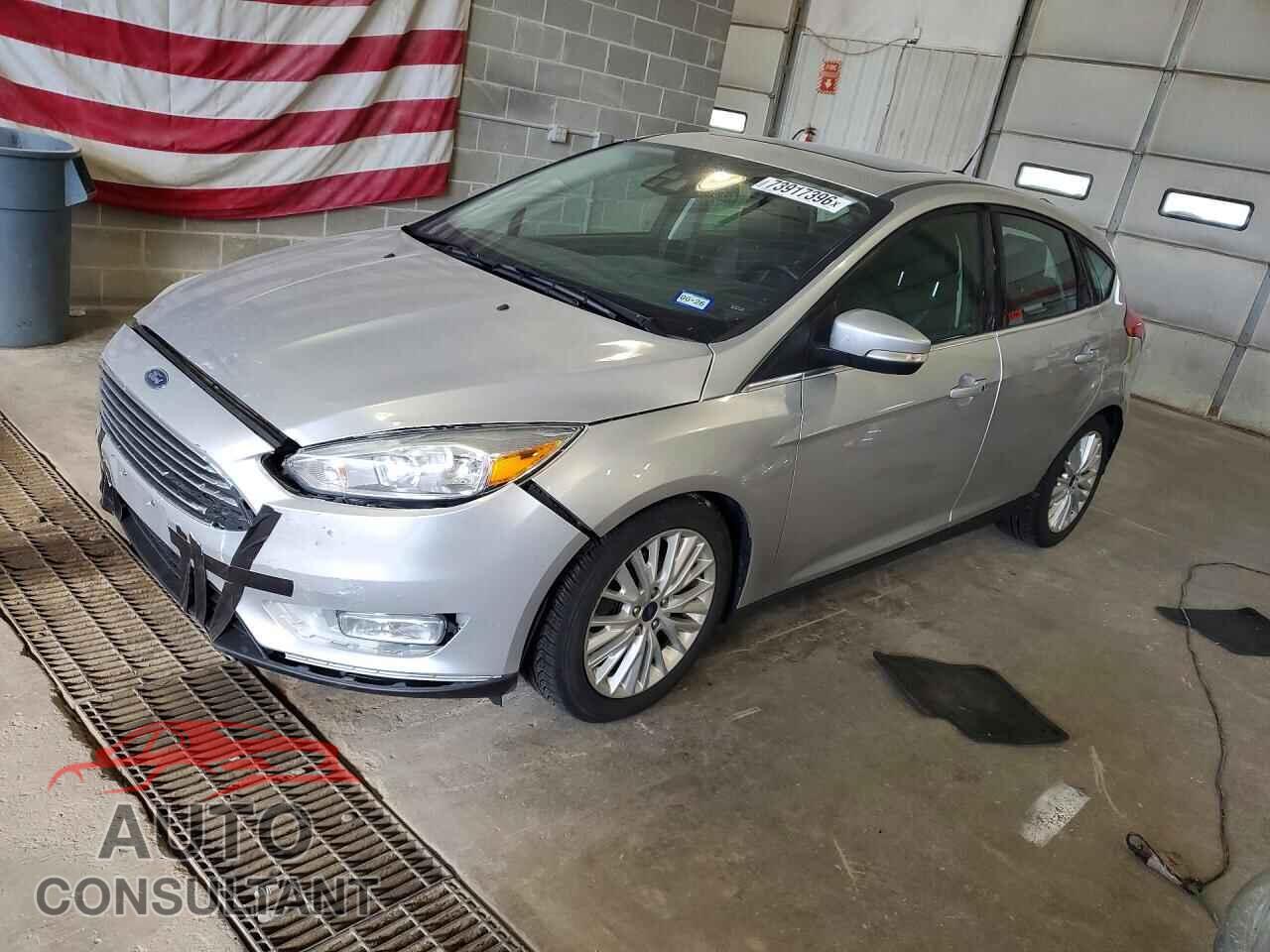 FORD FOCUS 2017 - 1FADP3N20HL308181