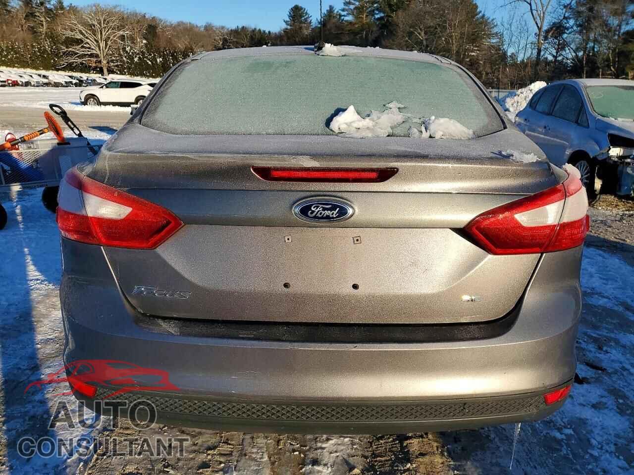 FORD FOCUS 2014 - 1FADP3F28EL434329