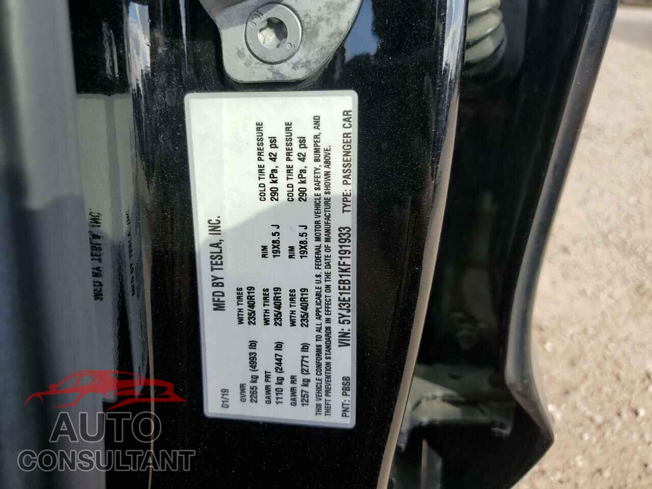 TESLA MODEL 3 2019 - 5YJ3E1EB1KF191933