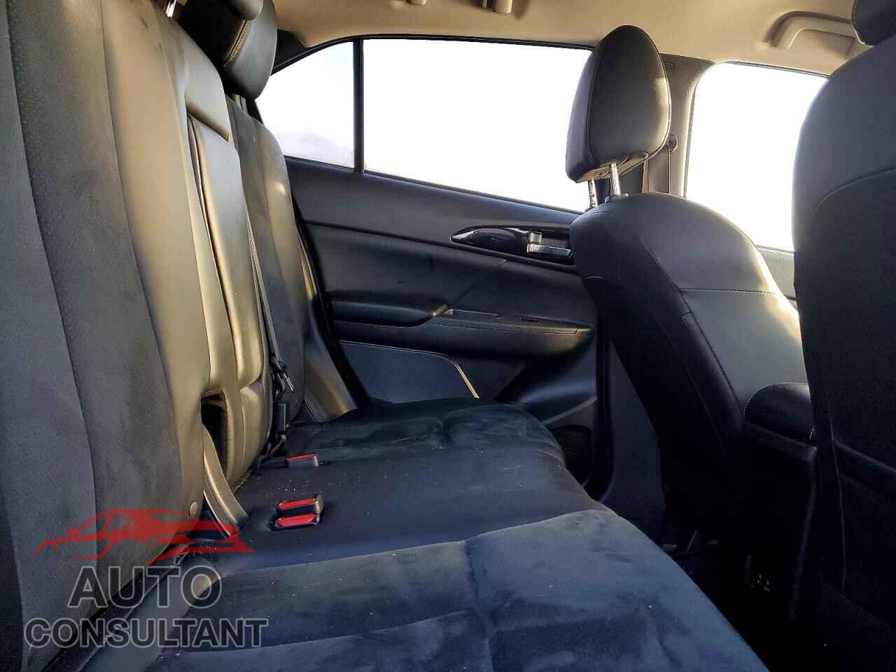 MITSUBISHI ECLIPSE 2024 - JA4ATWAA8RZ077109