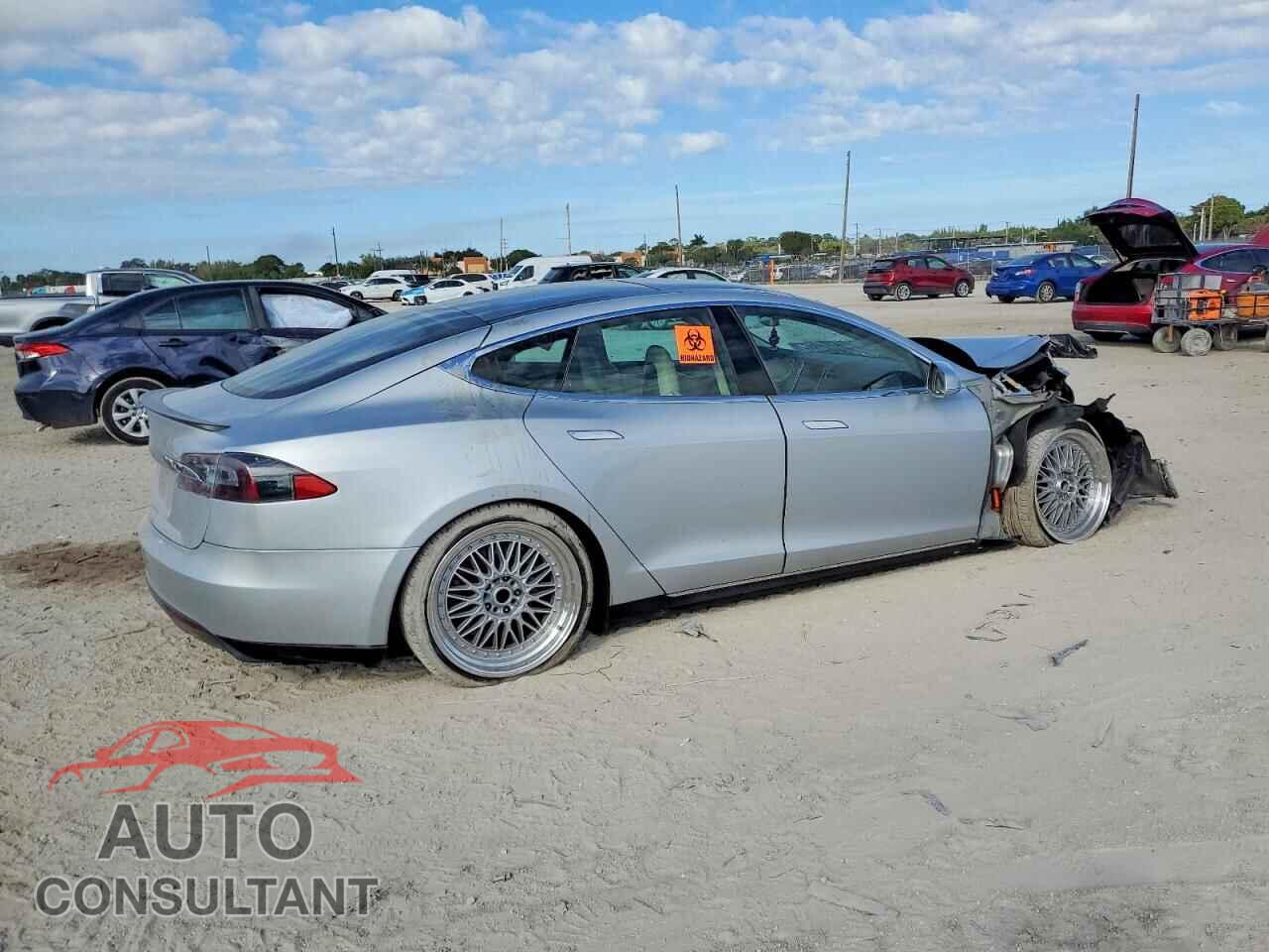 TESLA MODEL S 2012 - 5YJSA1DP0CFS00806