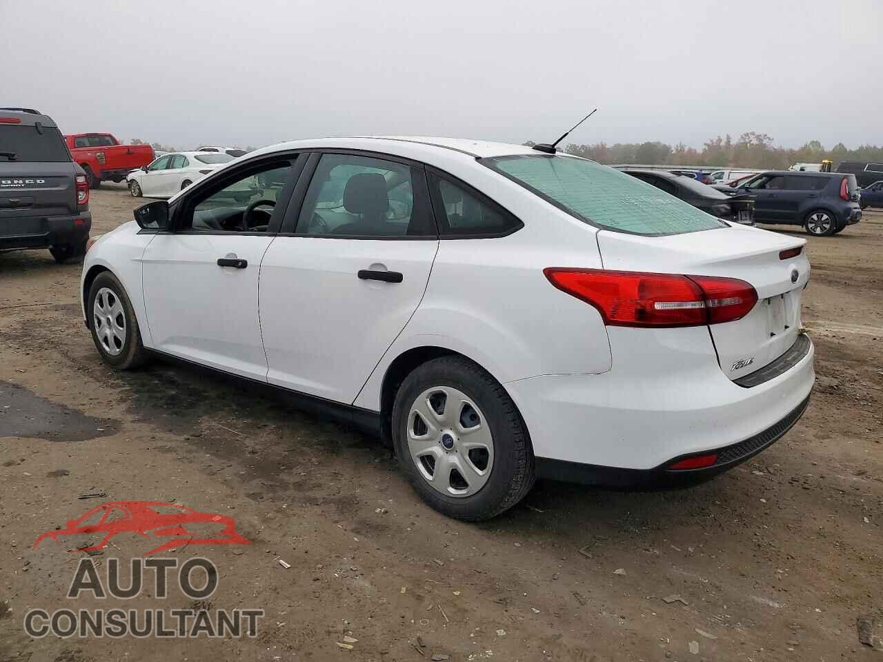 FORD FOCUS 2015 - 1FADP3E29FL276702