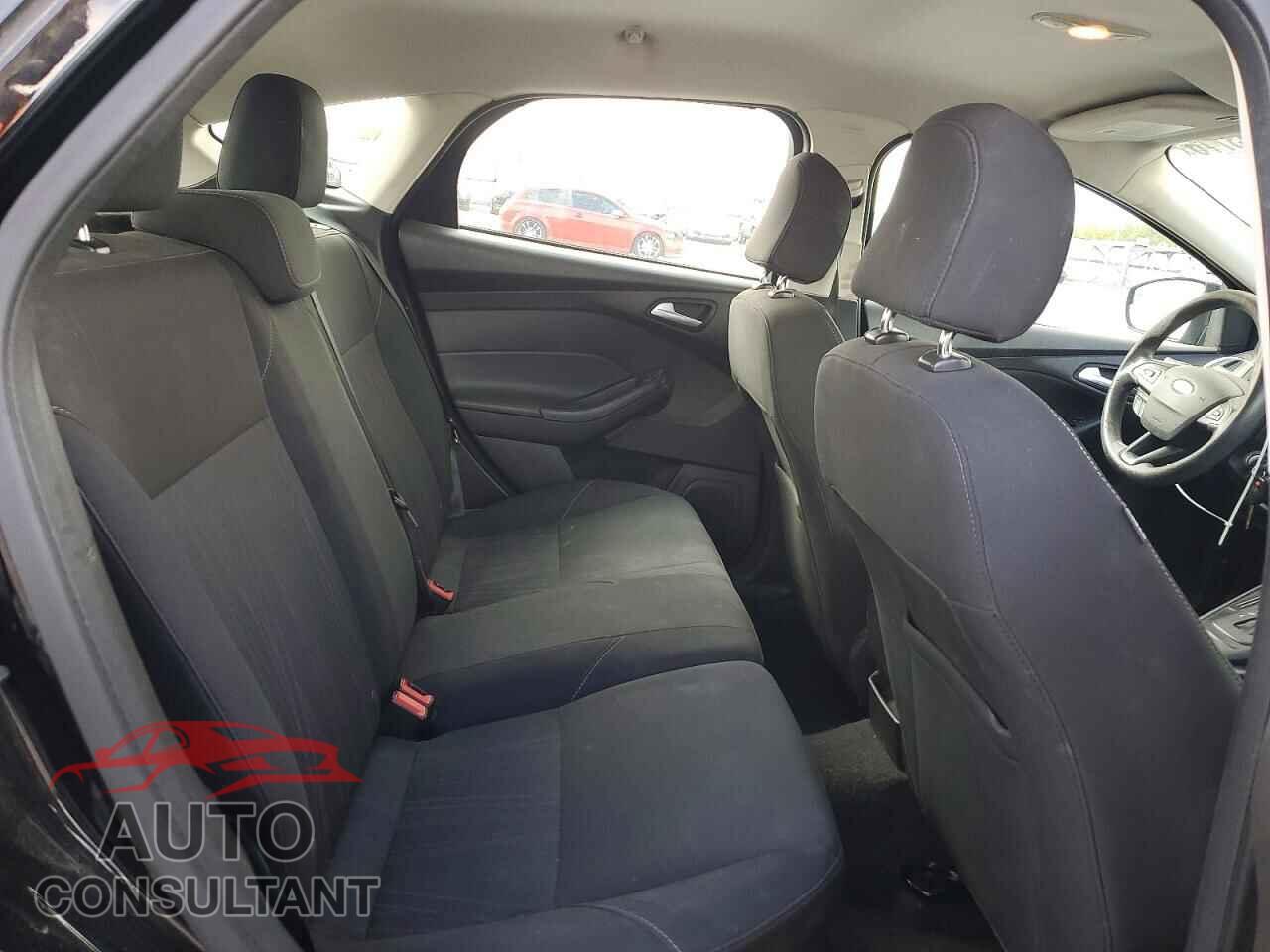 FORD FOCUS 2016 - 1FADP3K26GL256106