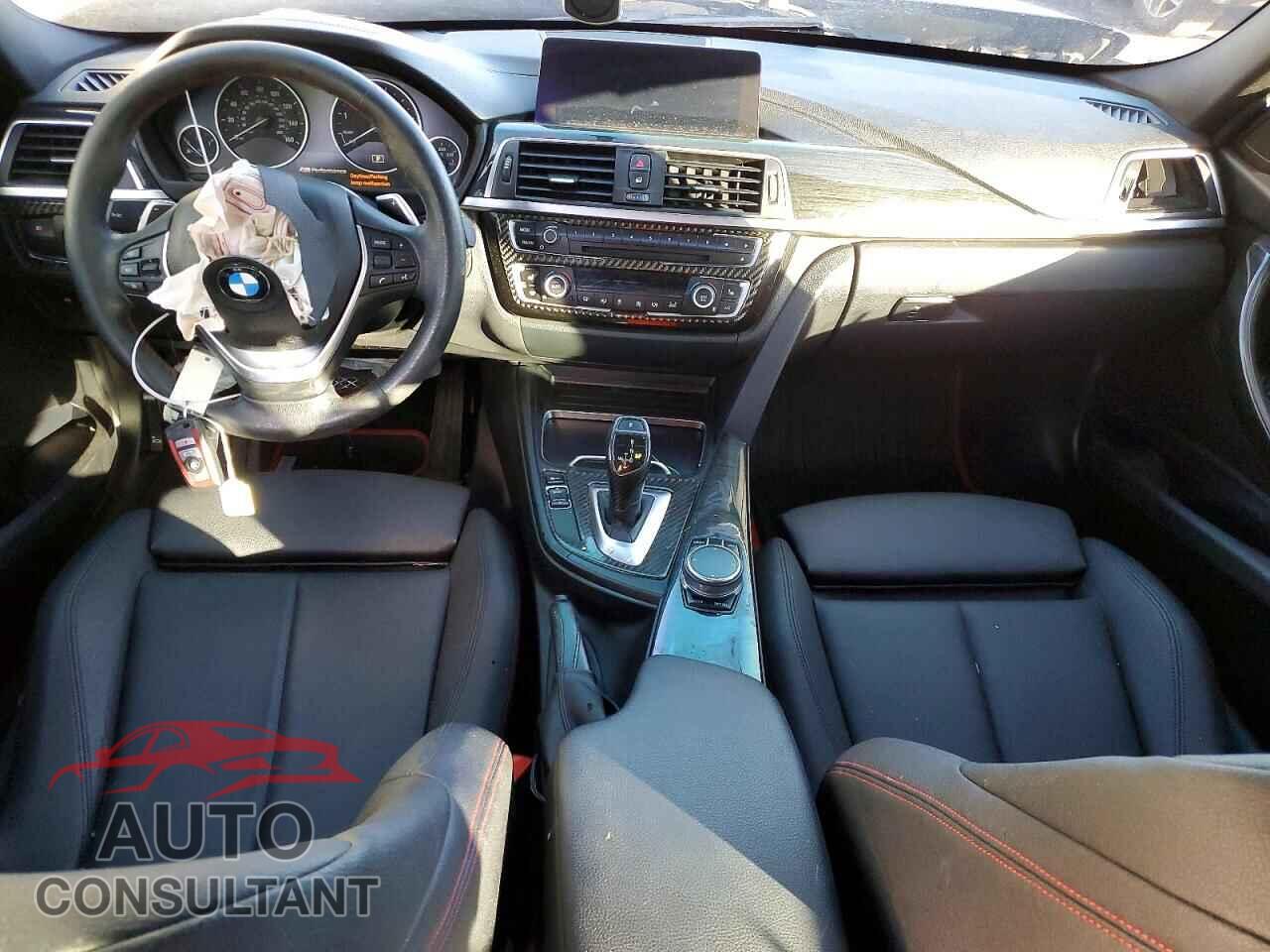 BMW 3 SERIES 2018 - WBA8D9G56JNU71522