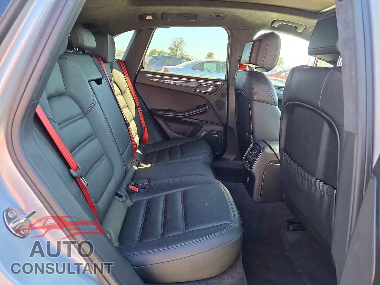 PORSCHE MACAN 2017 - WP1AF2A57HLB60328