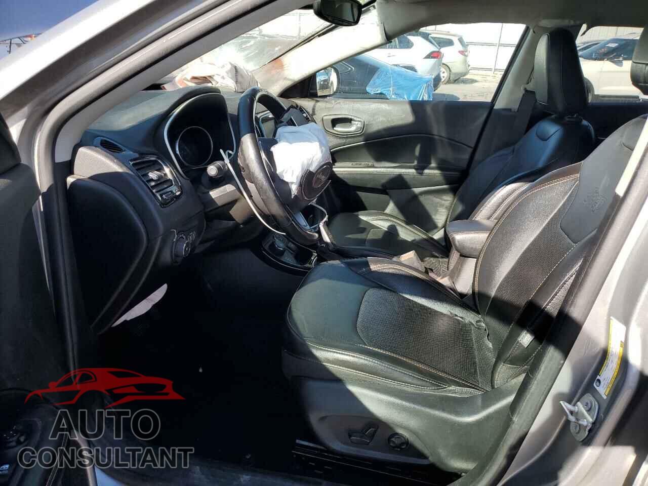 JEEP COMPASS 2020 - 3C4NJDCB5LT233323