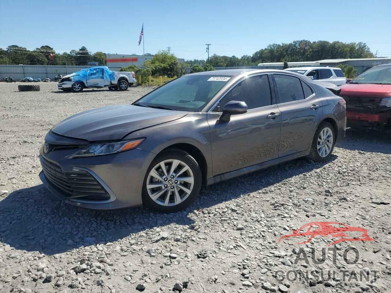 TOYOTA CAMRY 2022 - 4T1C11AK8NU653641