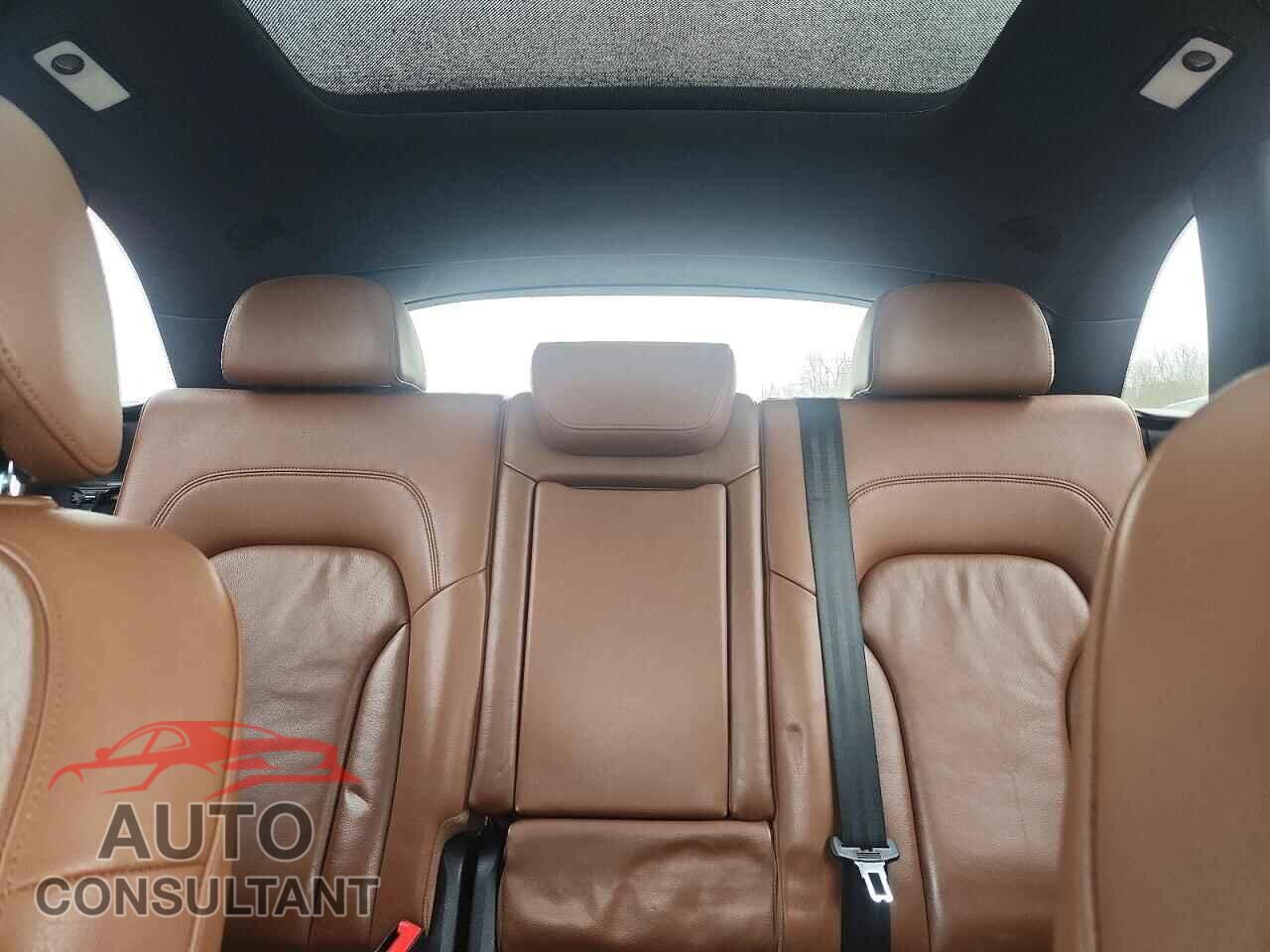 AUDI Q5 2011 - WA1DKAFP6BA042931