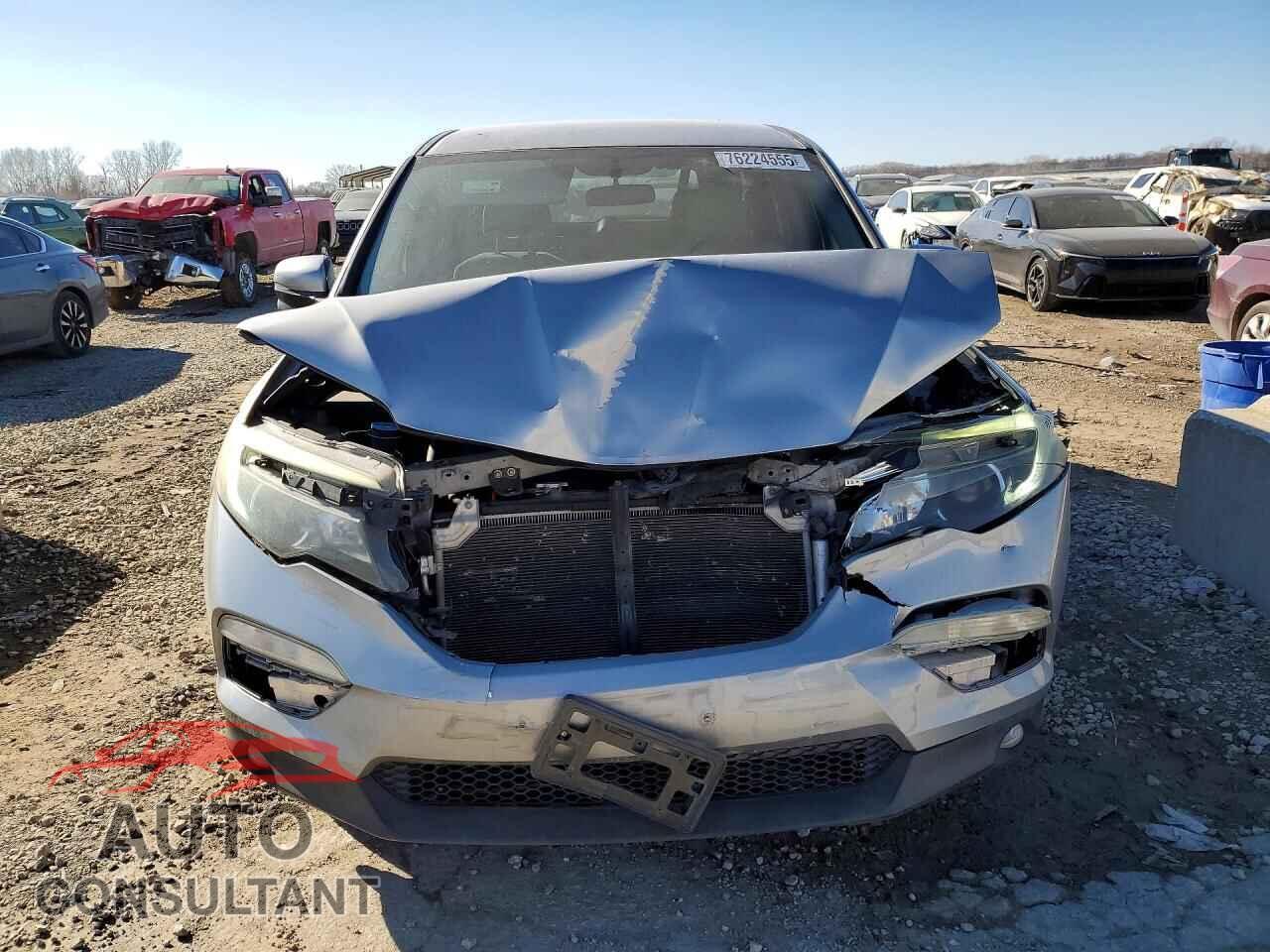 HONDA PILOT 2017 - 5FNYF5H39HB010360