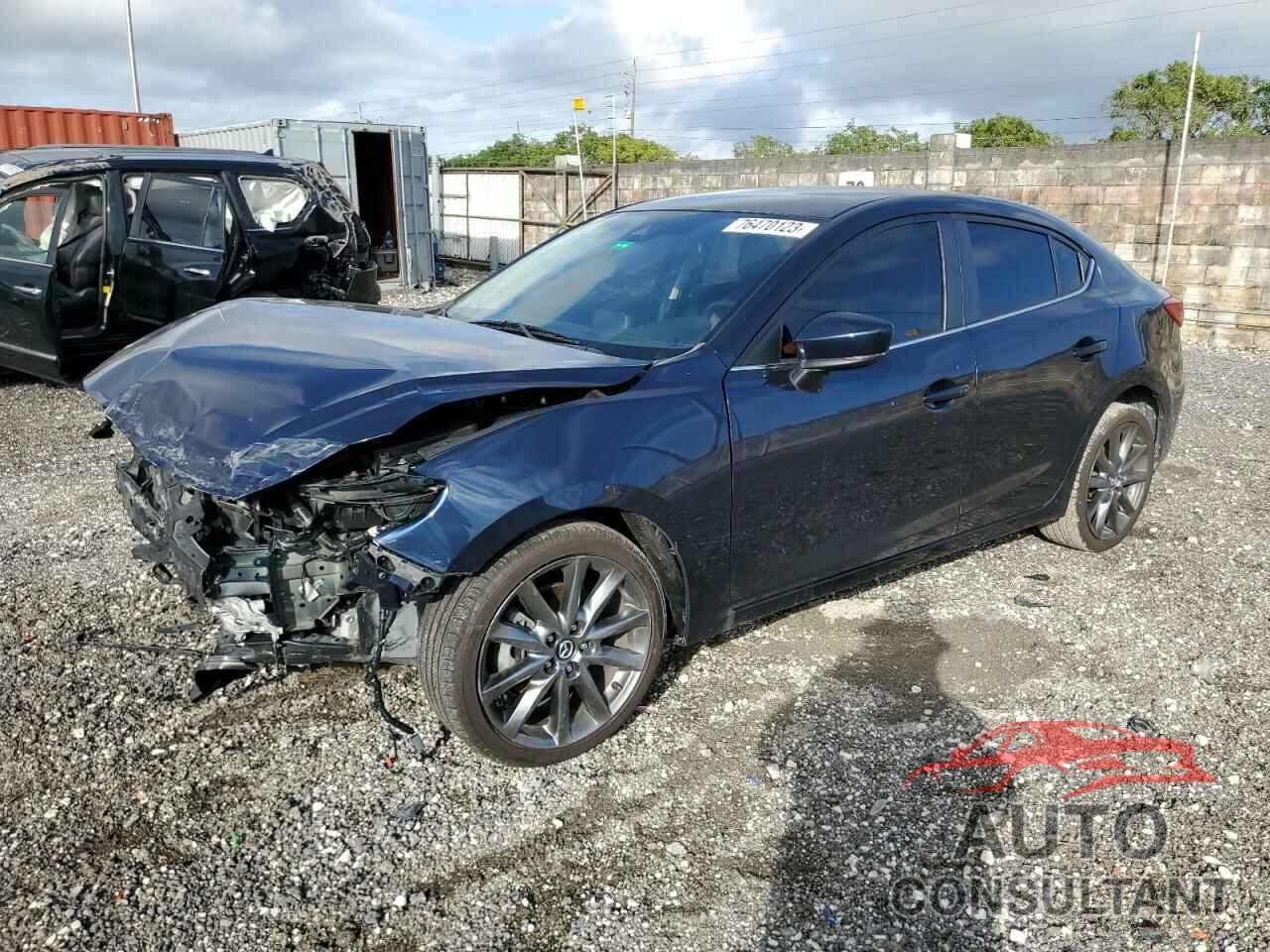 MAZDA 3 2018 - 3MZBN1V38JM190919