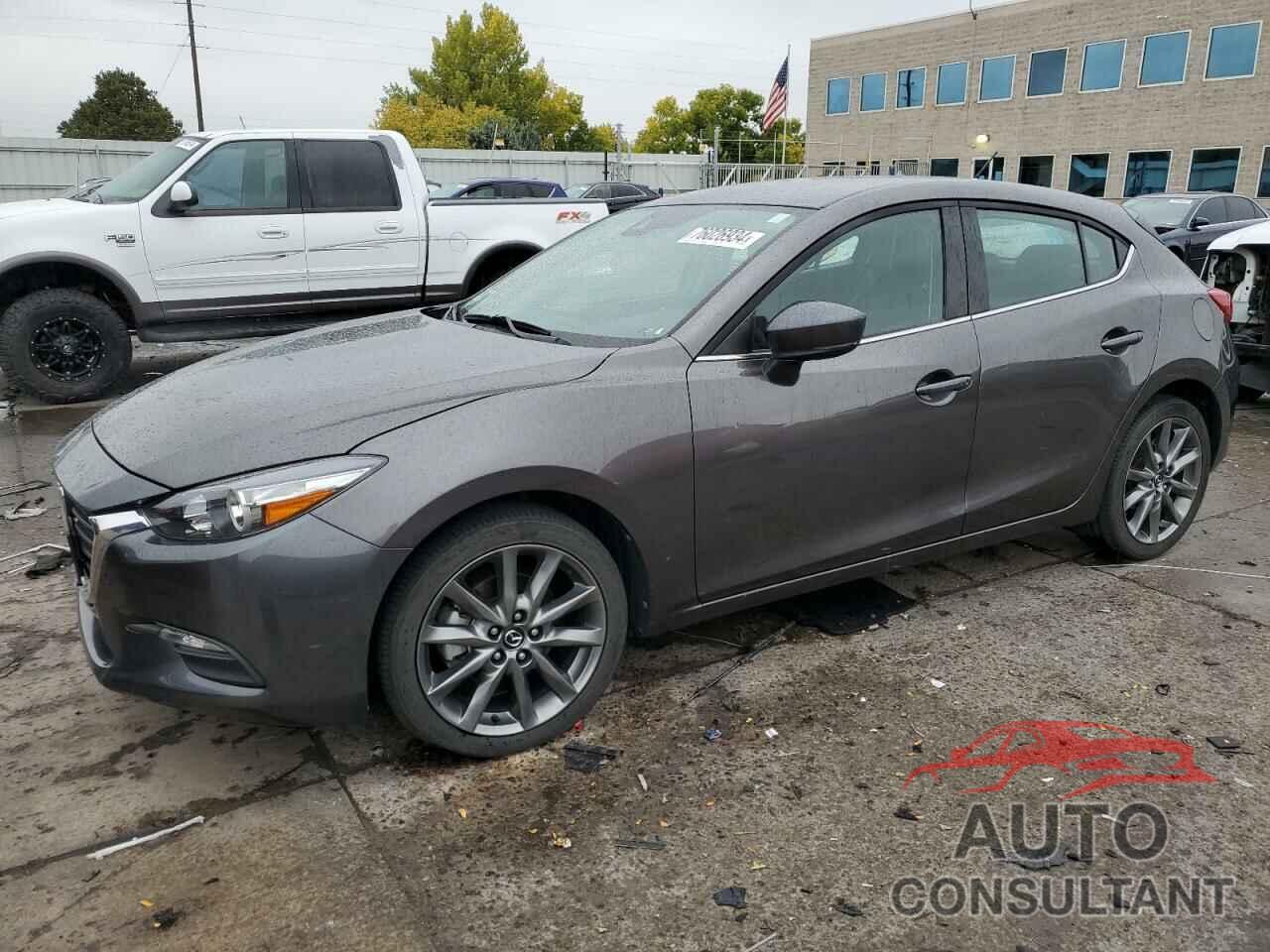 MAZDA 3 2018 - 3MZBN1L30JM258097