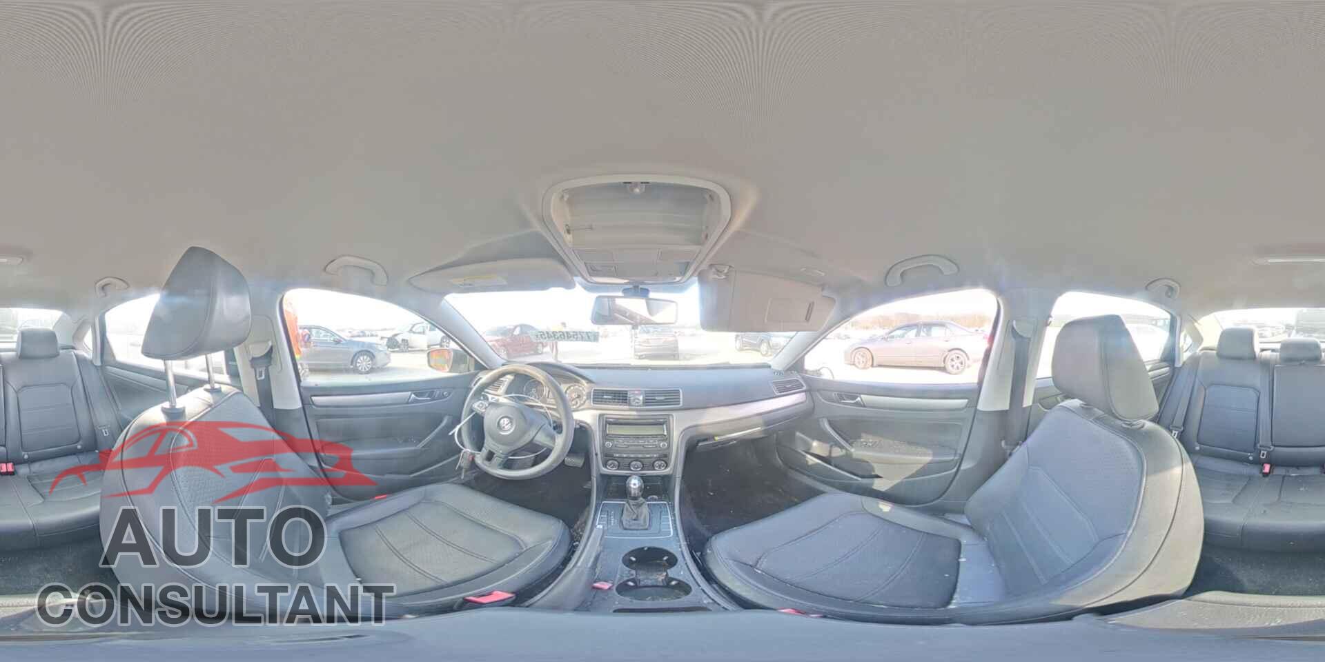 VOLKSWAGEN PASSAT 2013 - 1VWAP7A38DC145726