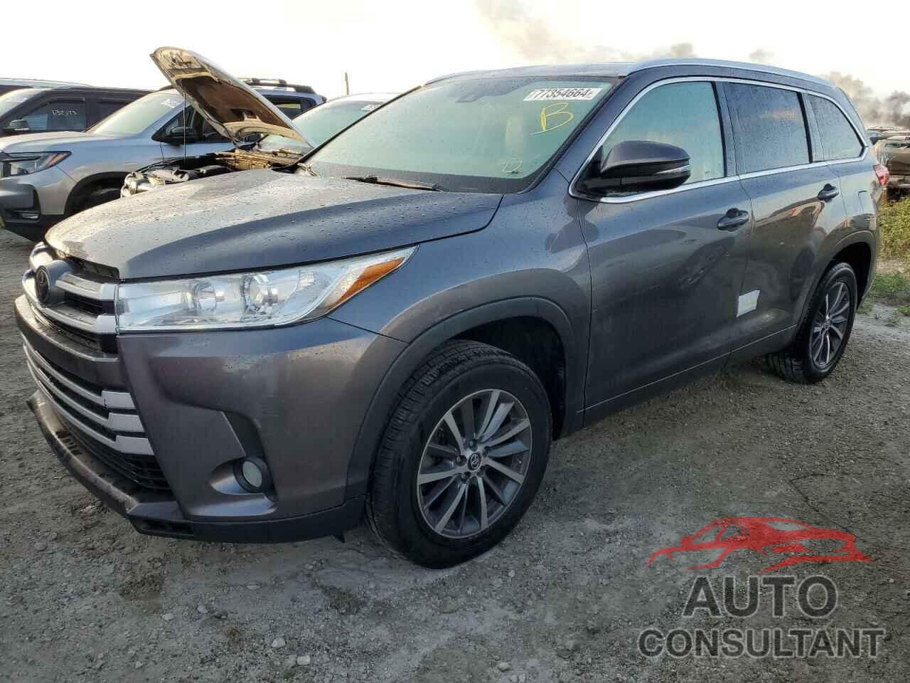 TOYOTA HIGHLANDER 2018 - 5TDKZRFH6JS545456