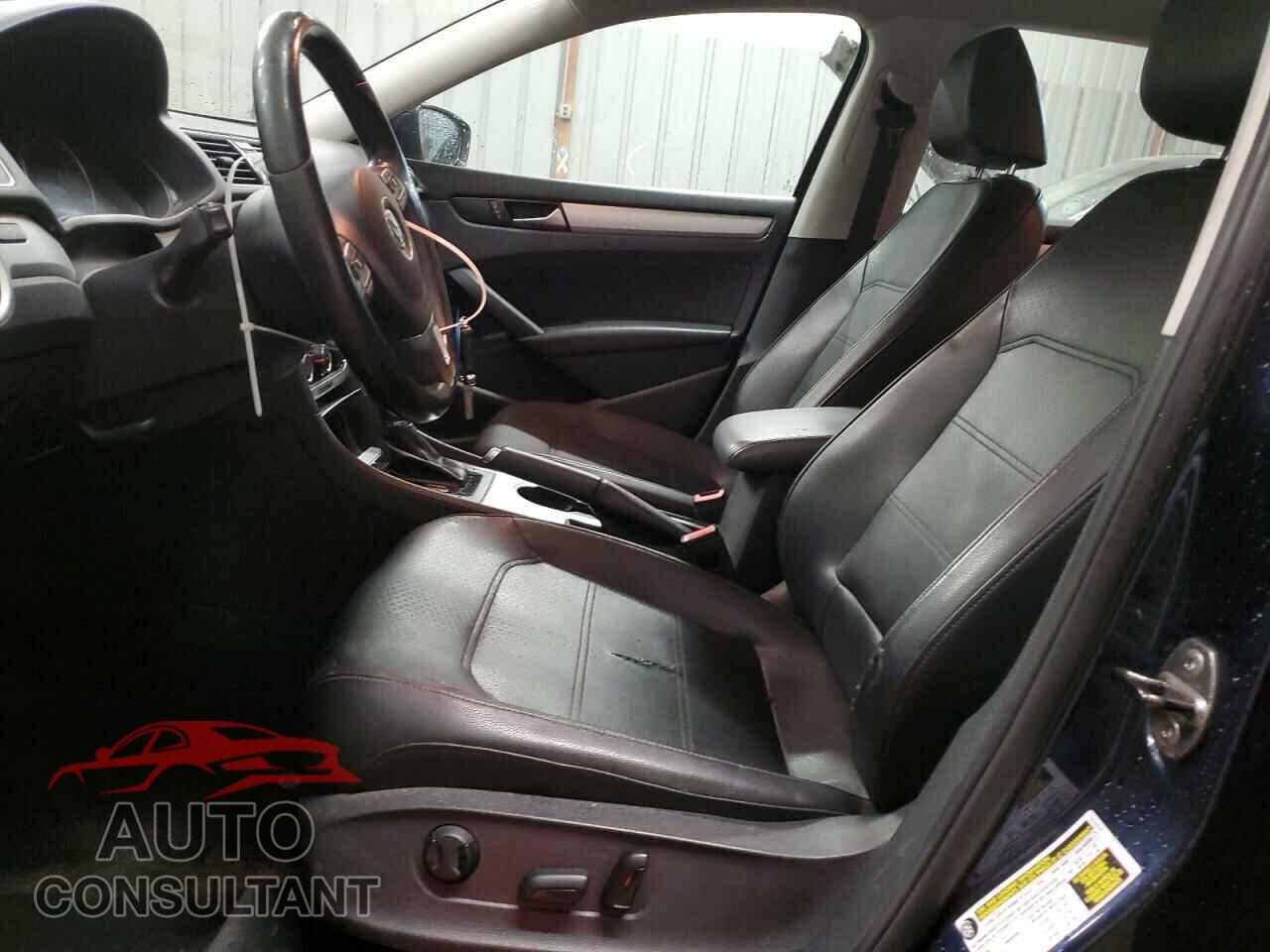 VOLKSWAGEN PASSAT 2013 - 1VWBP7A33DC109804
