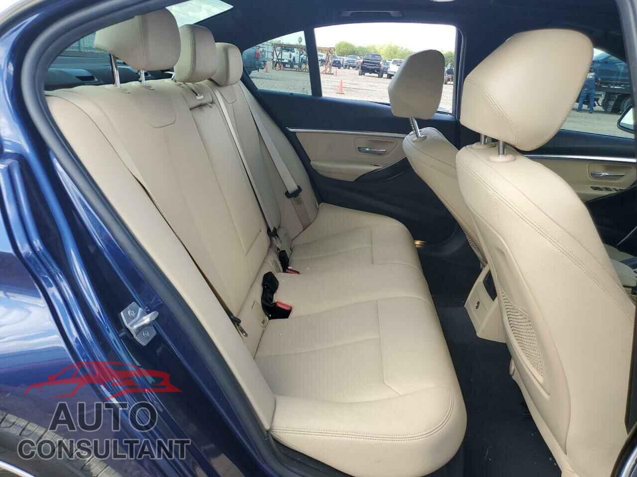 BMW 3 SERIES 2018 - WBA8B9C53JEE82699