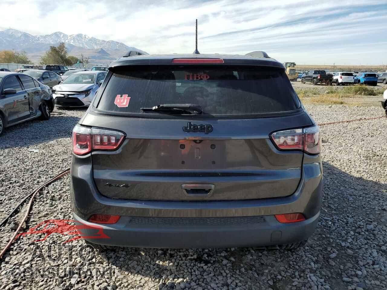 JEEP COMPASS 2018 - 3C4NJDBB7JT394593