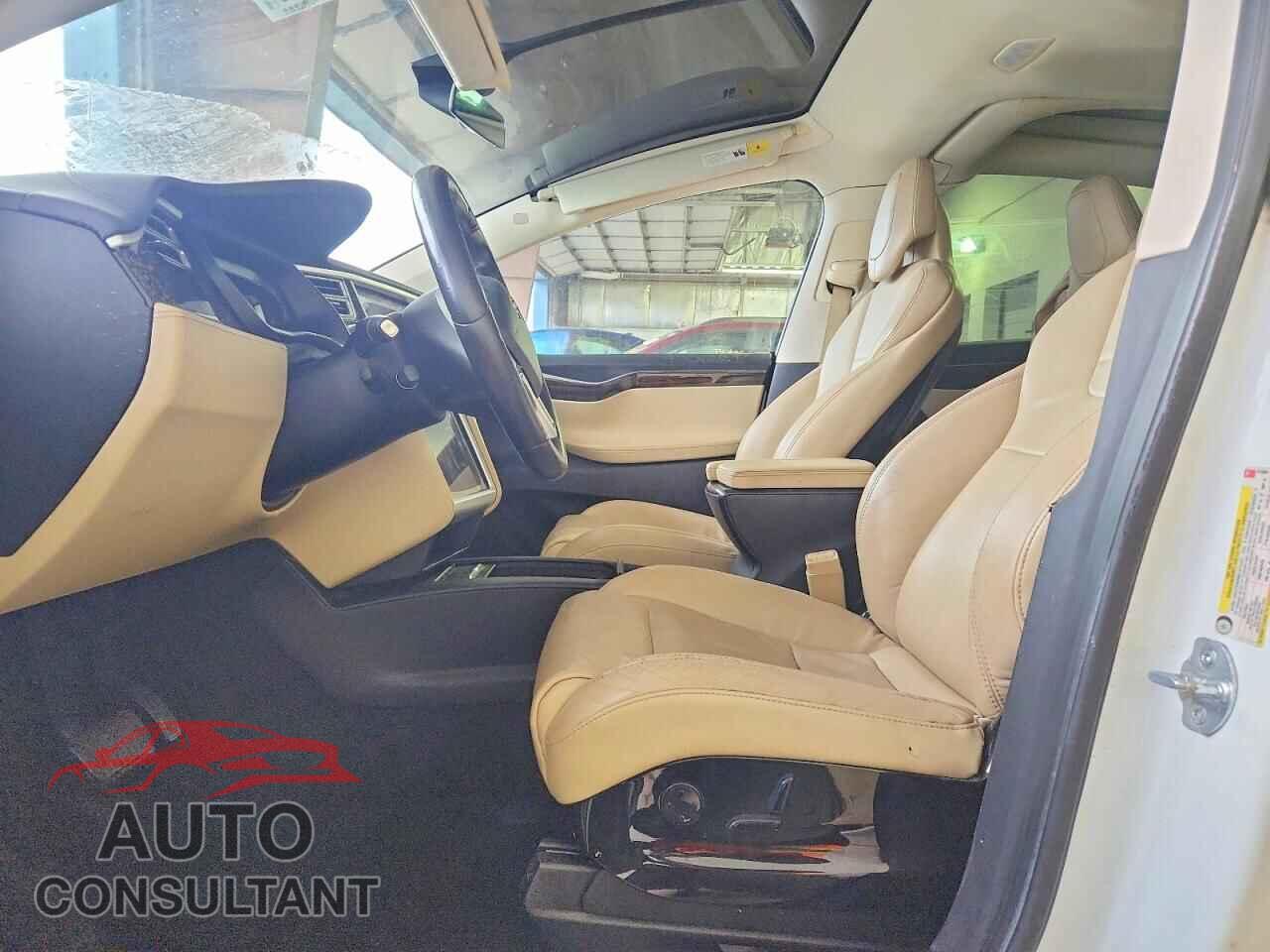 TESLA MODEL X 2016 - 5YJXCBE25GF019084