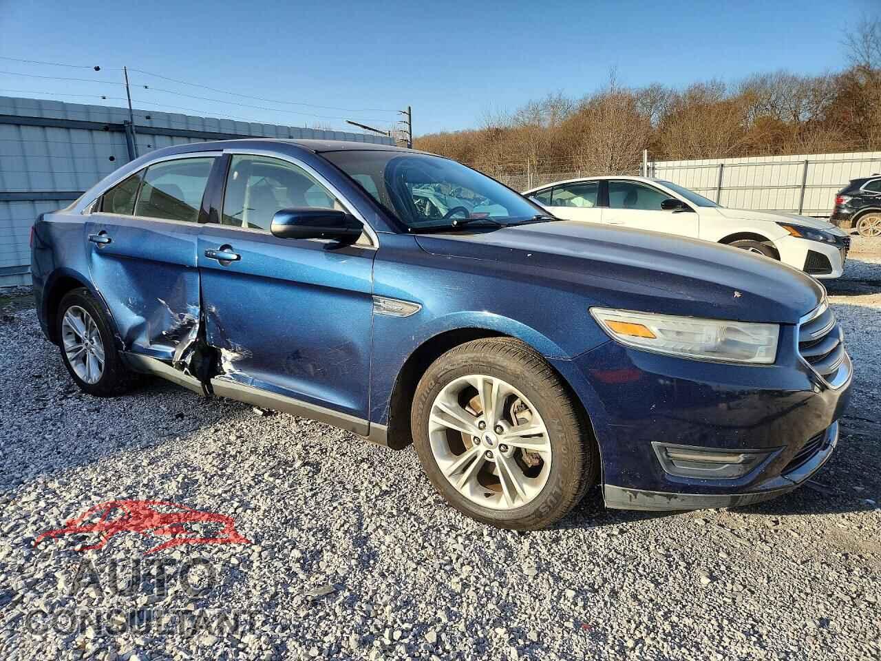 FORD TAURUS 2017 - 1FAHP2E84HG129800