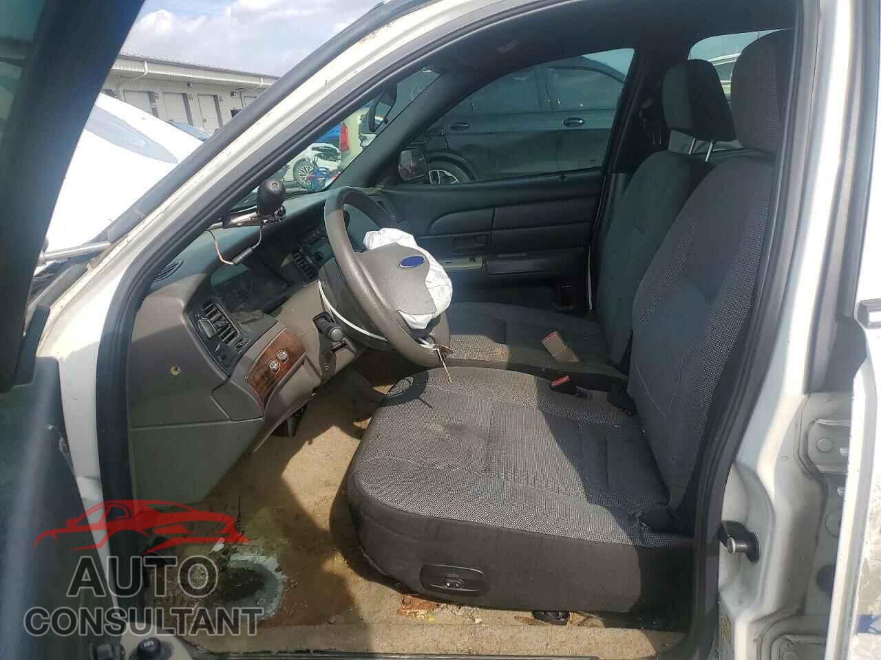 FORD CROWN VIC 2011 - 2FABP7BV9BX111159