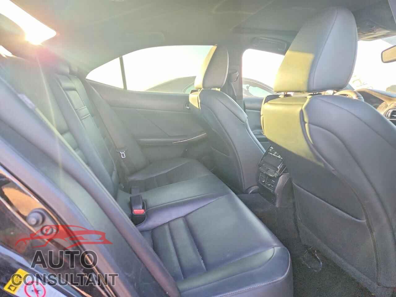 LEXUS IS 2014 - JTHBF1D22E5001460