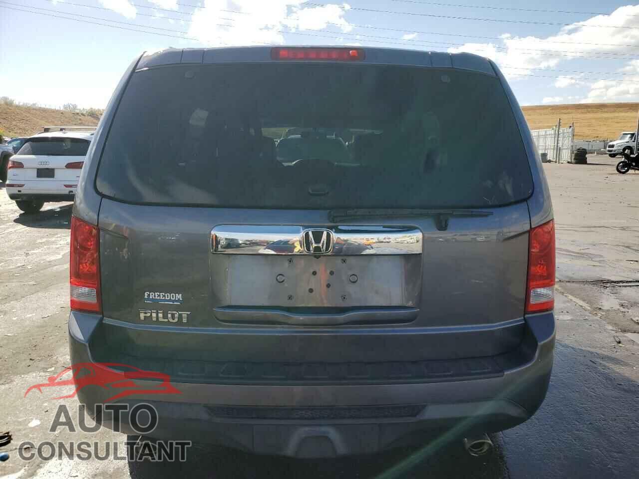 HONDA PILOT 2015 - 5FNYF3H46FB021178