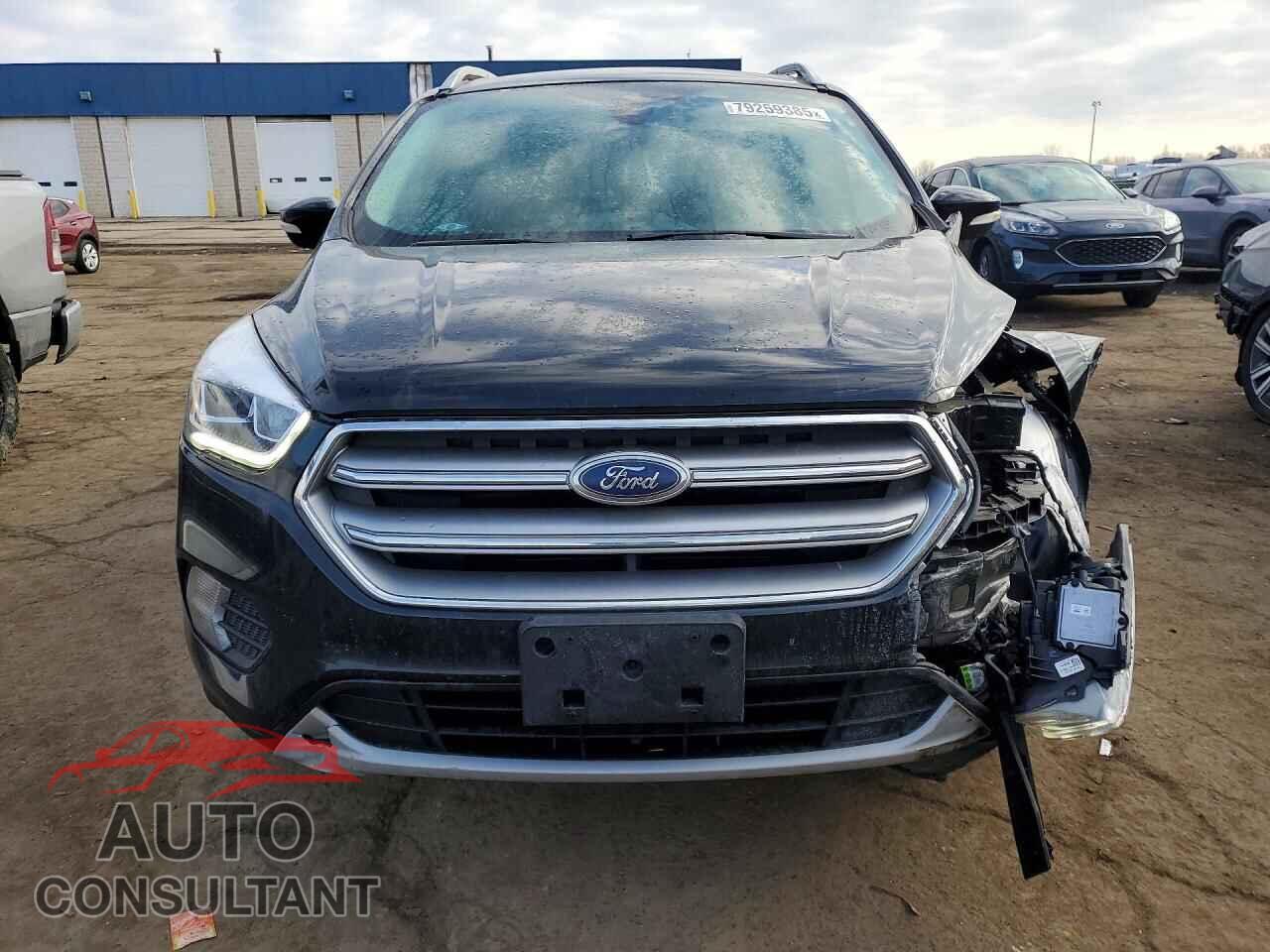 FORD ESCAPE 2017 - 1FMCU0JD6HUC08371