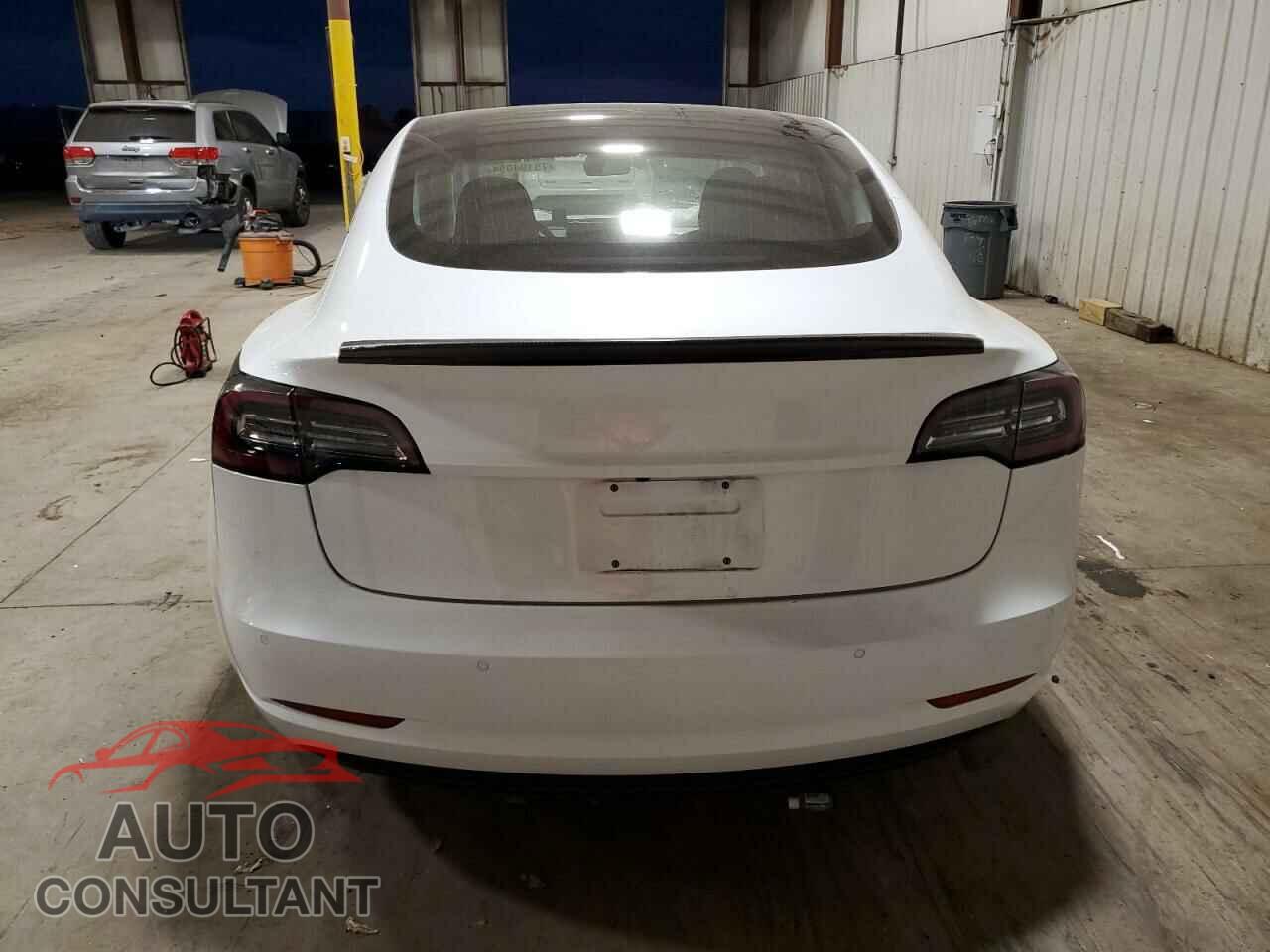 TESLA MODEL 3 2018 - 5YJ3E1EA7JF165021