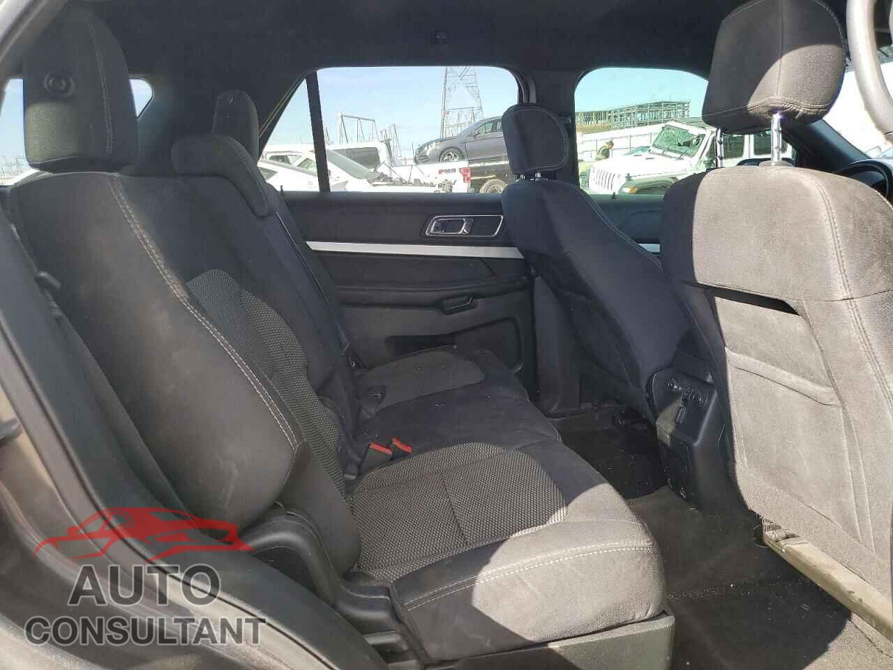 FORD EXPLORER 2017 - 1FM5K7D8XHGD04248