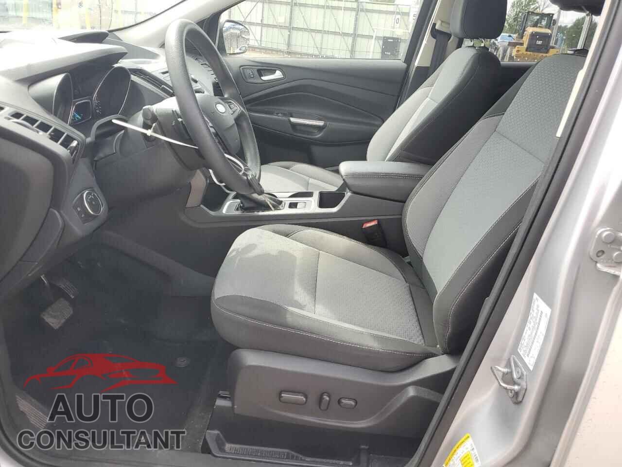 FORD ESCAPE 2017 - 1FMCU9GD0HUD25911