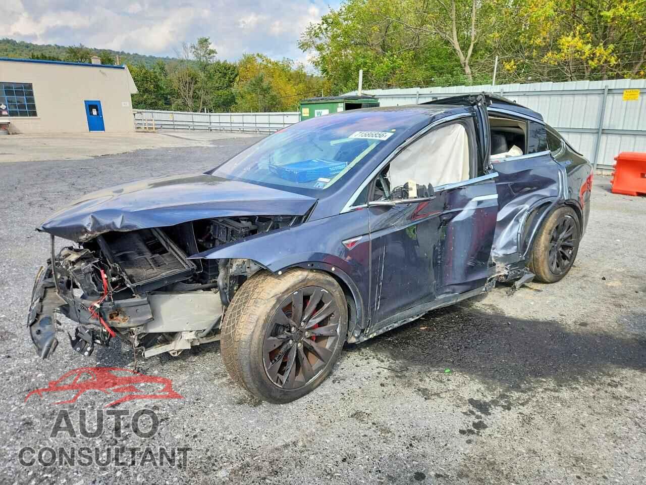 TESLA MODEL X 2016 - 5YJXCBE40GF004445