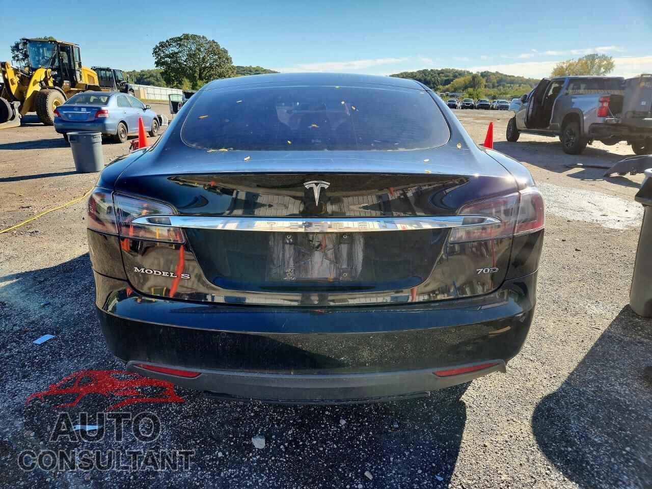 TESLA MODEL S 2015 - 5YJSA1S2XFF082713