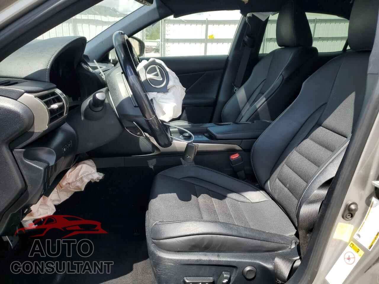 LEXUS IS 2016 - JTHBA1D20G5012345