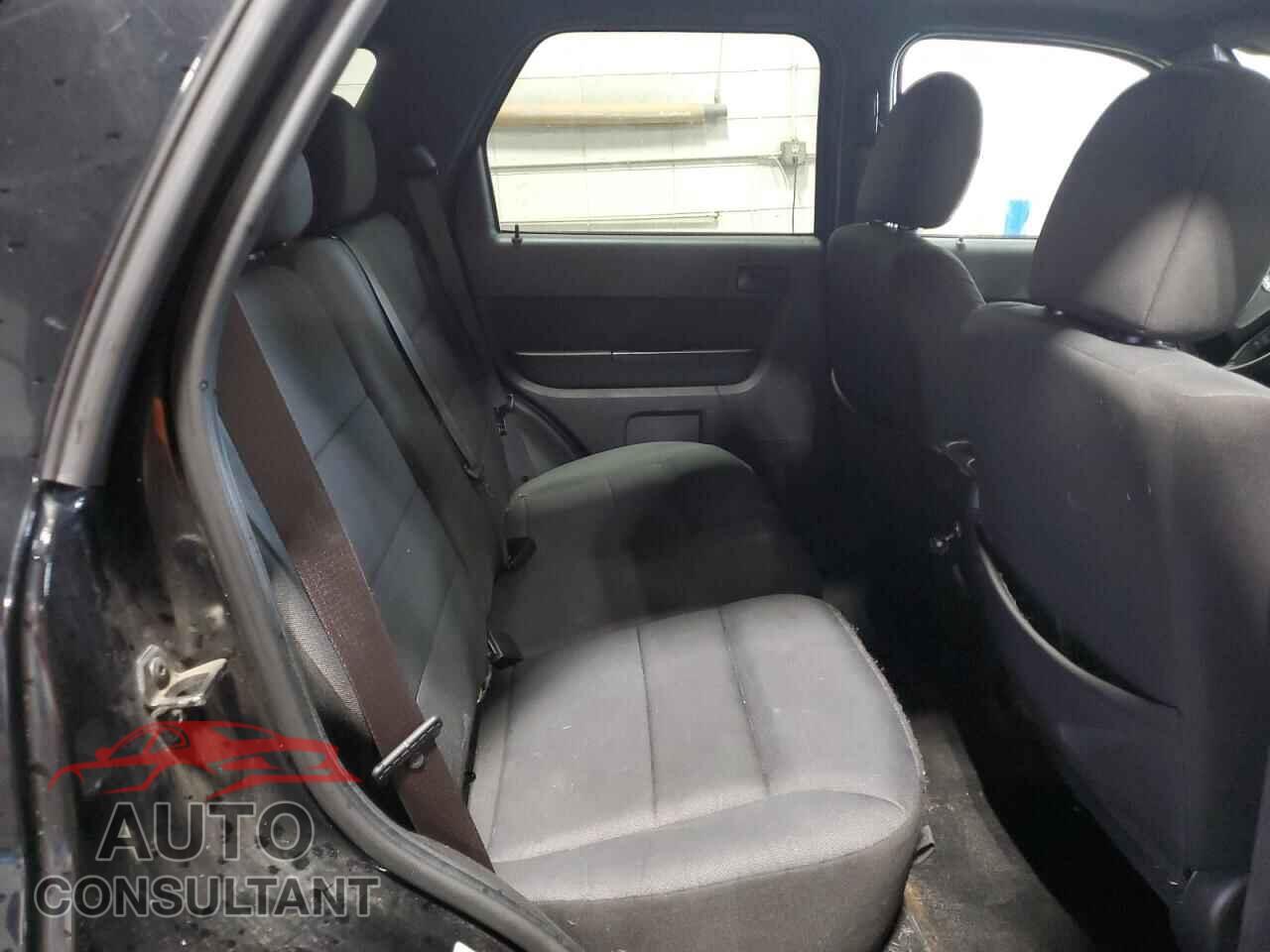 FORD ESCAPE 2010 - 1FMCU9DG3AKC63131