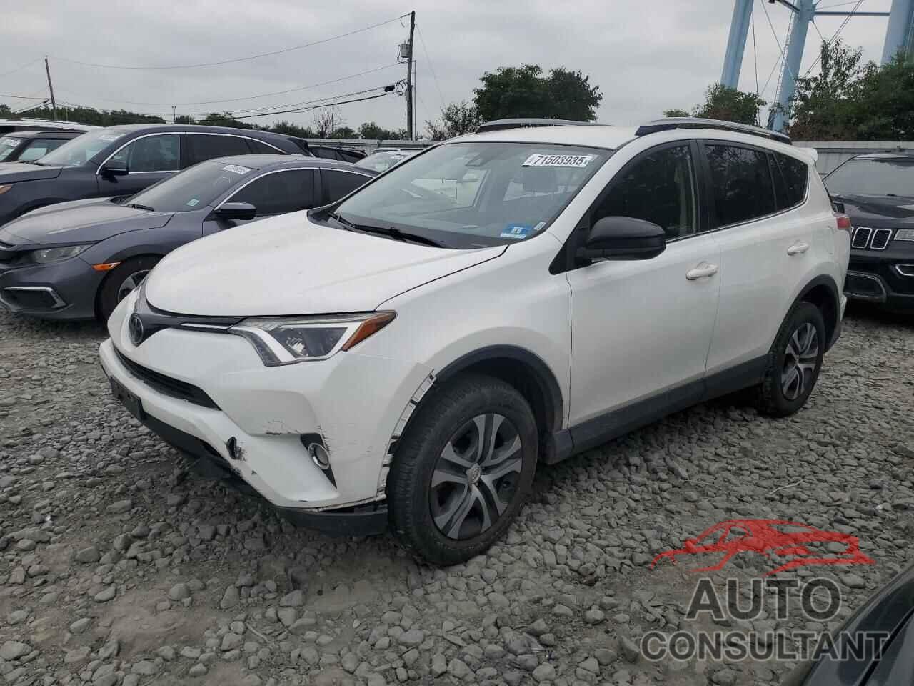 TOYOTA RAV4 2018 - JTMBFREV5JJ200125