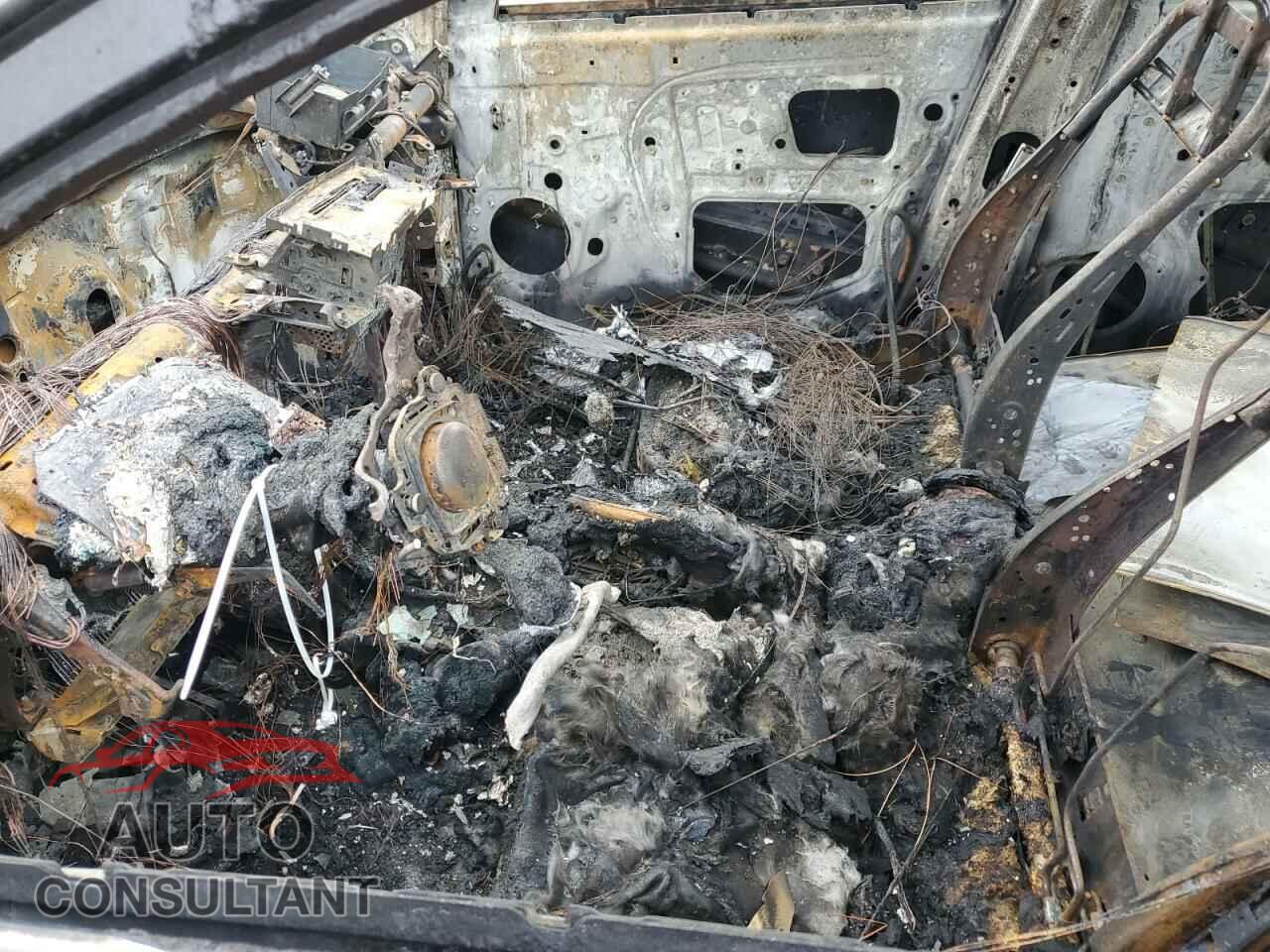 TOYOTA RAV4 2013 - 2T3BFREV8DW043132