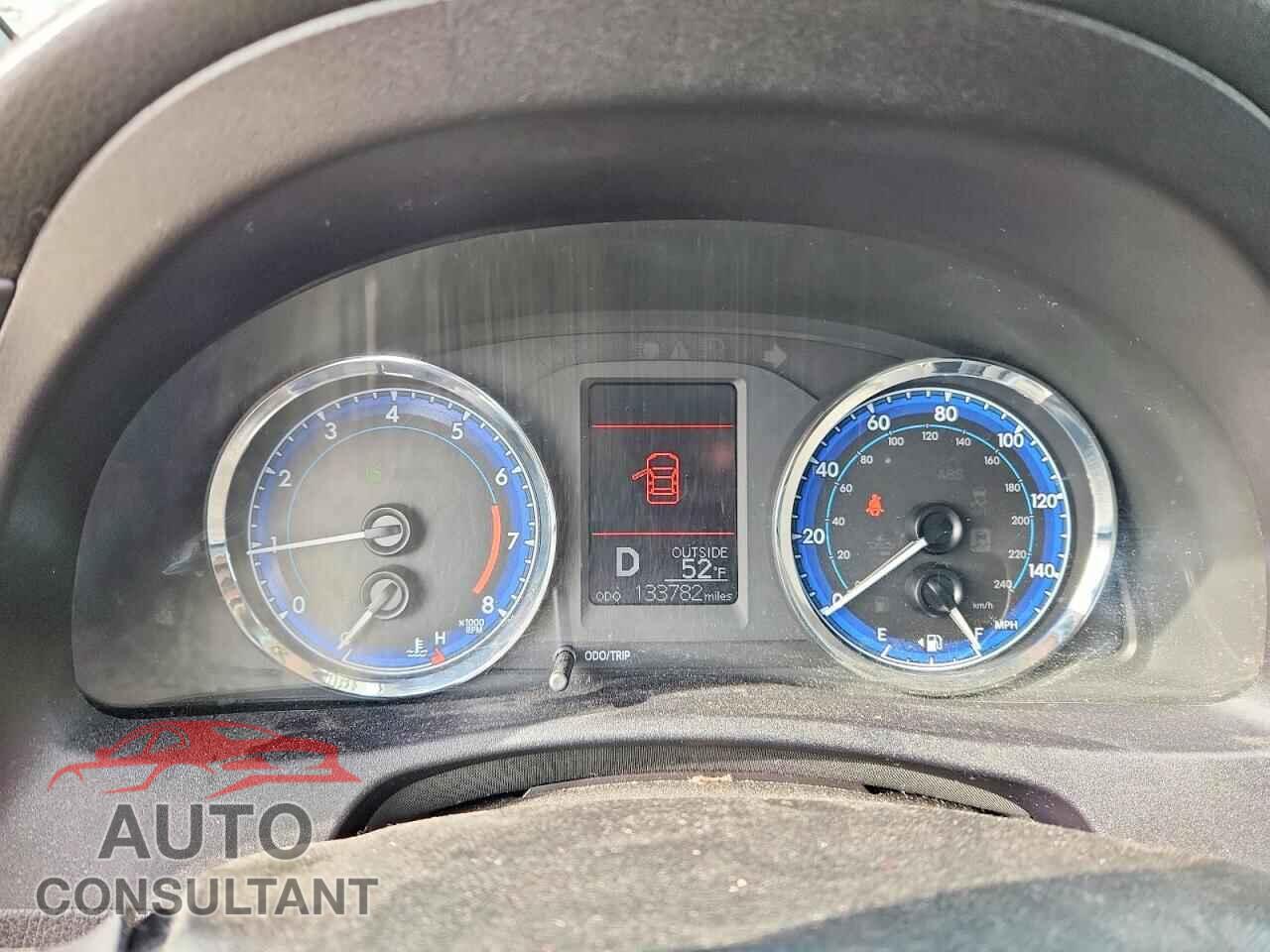 TOYOTA COROLLA 2017 - 2T1BURHE8HC813461
