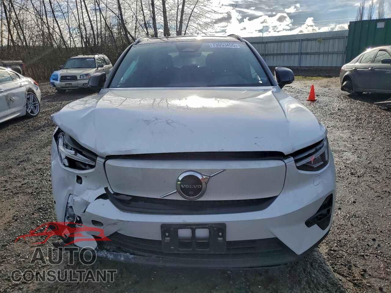 VOLVO XC40 2023 - YV4ED3UM1P2988801