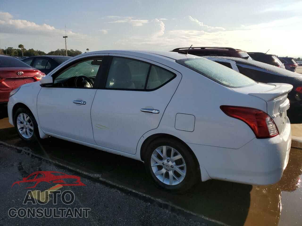 NISSAN VERSA 2019 - 3N1CN7AP3KL801856