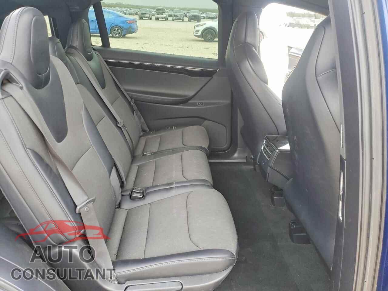 TESLA MODEL X 2017 - 5YJXCAE27HF076740