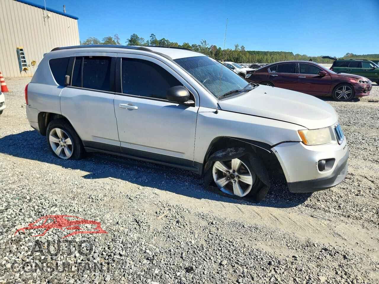 JEEP COMPASS 2011 - 1J4NF1FB5BD283570
