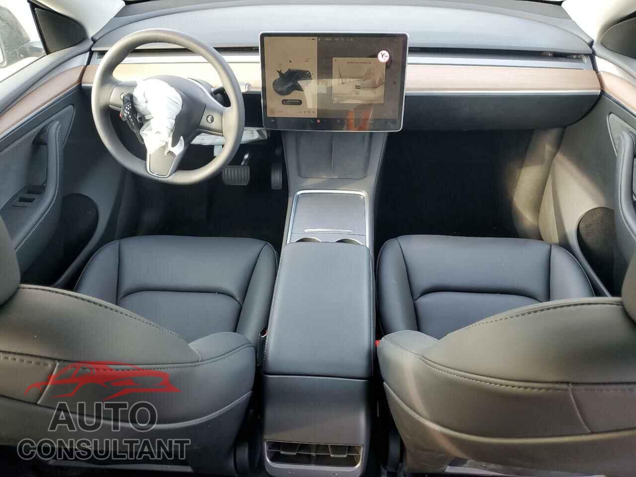 TESLA MODEL Y 2024 - 7SAYGDEE5RF082416