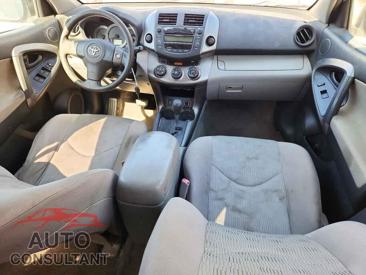 TOYOTA RAV4 2010 - JTMKF4DV7A5018732