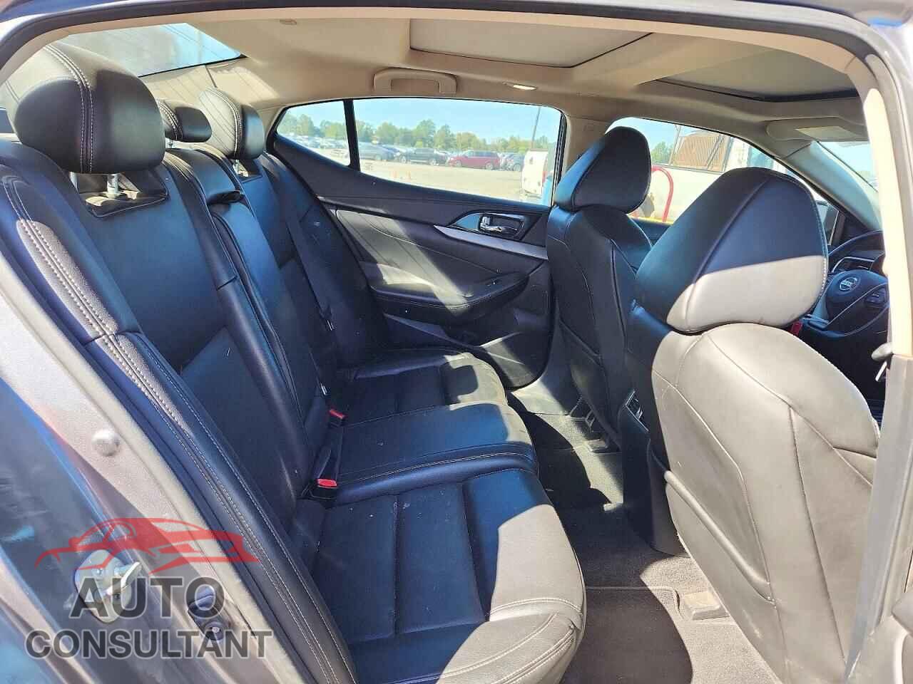 NISSAN MAXIMA 2017 - 1N4AA6AP1HC429034
