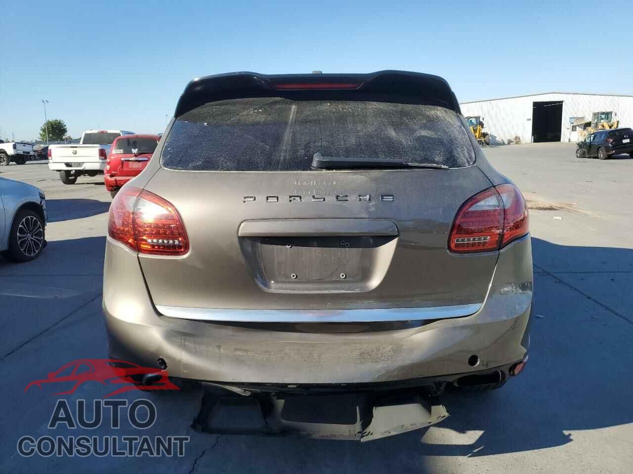 PORSCHE CAYENNE 2012 - WP1AA2A25CLA01059
