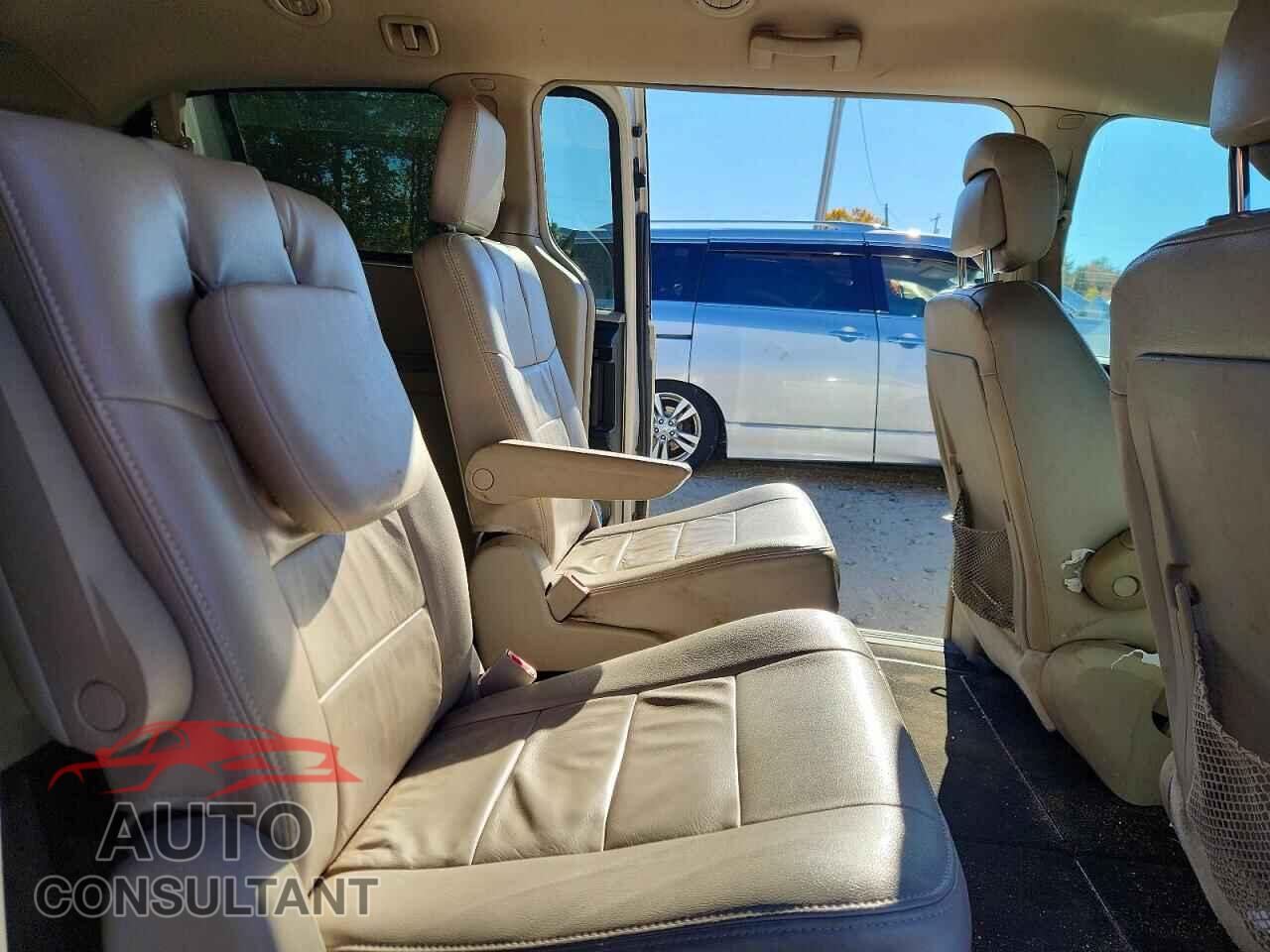 DODGE CARAVAN 2011 - 2D4RN5DG8BR763859