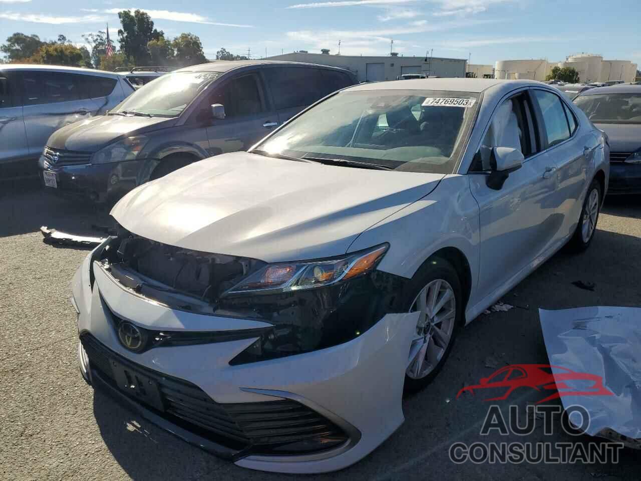 TOYOTA CAMRY 2022 - 4T1C11AK5NU014245